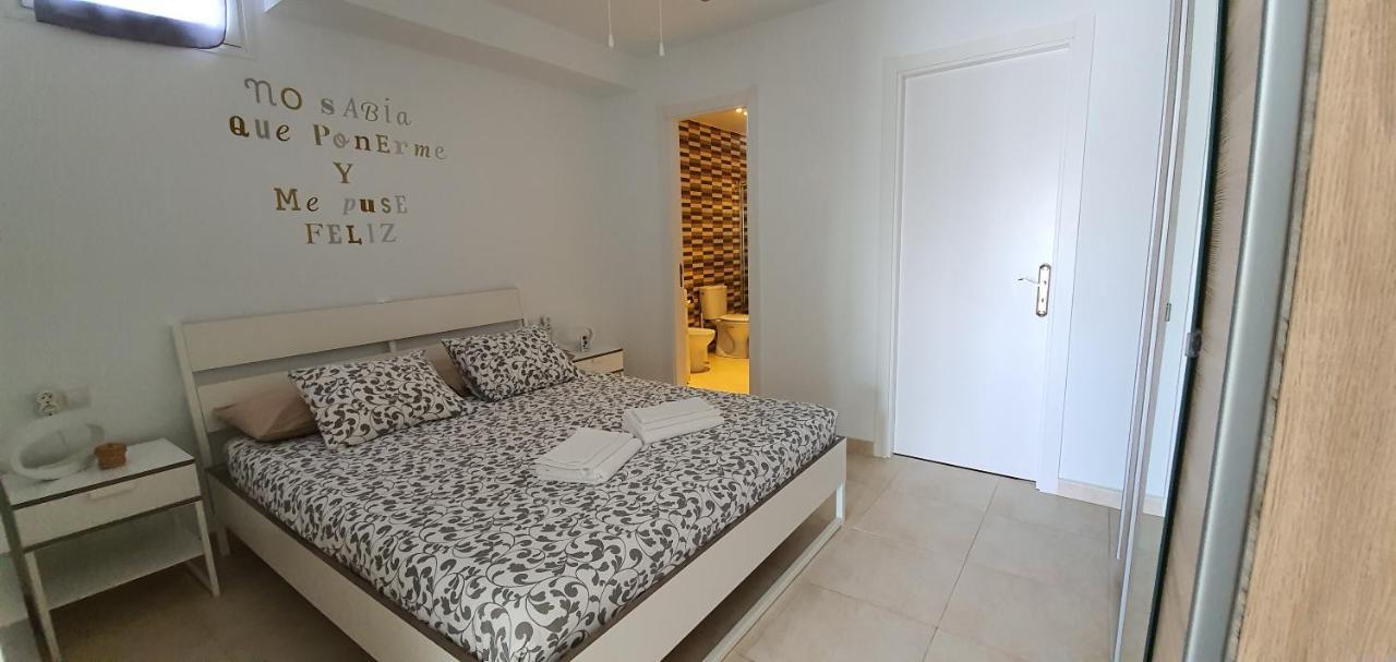 Apartamento Las Brisas Плая Бланка Екстериор снимка