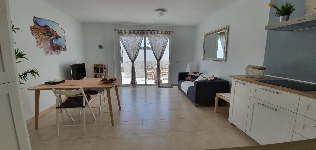 Apartamento Las Brisas Плая Бланка Екстериор снимка