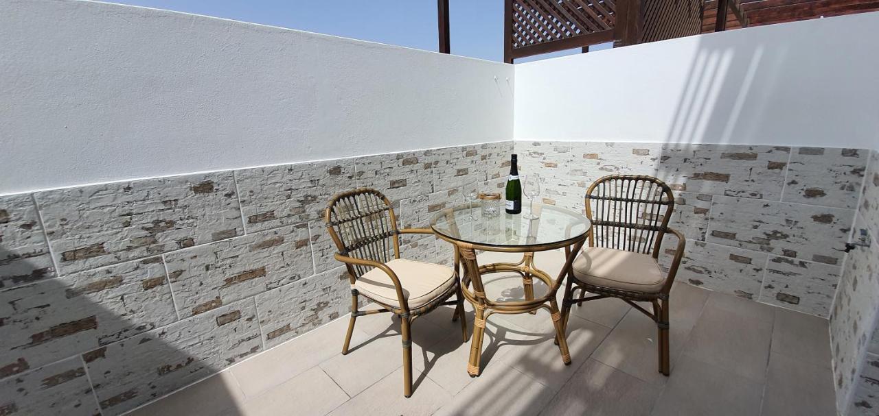 Apartamento Las Brisas Плая Бланка Екстериор снимка